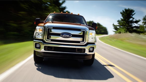 2013 Ford F-350 Lariat Diesel Exterior Front End.png