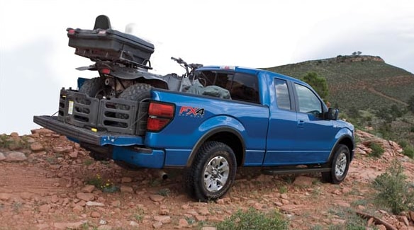 2013 Ford F-150 FX4 Exterior Rear End.png